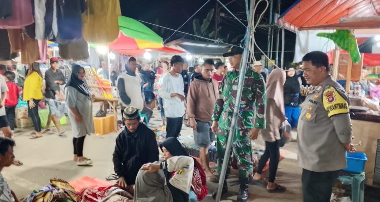 Patroli Gabungan Ke Pasar Malam Desa Suka Makmur