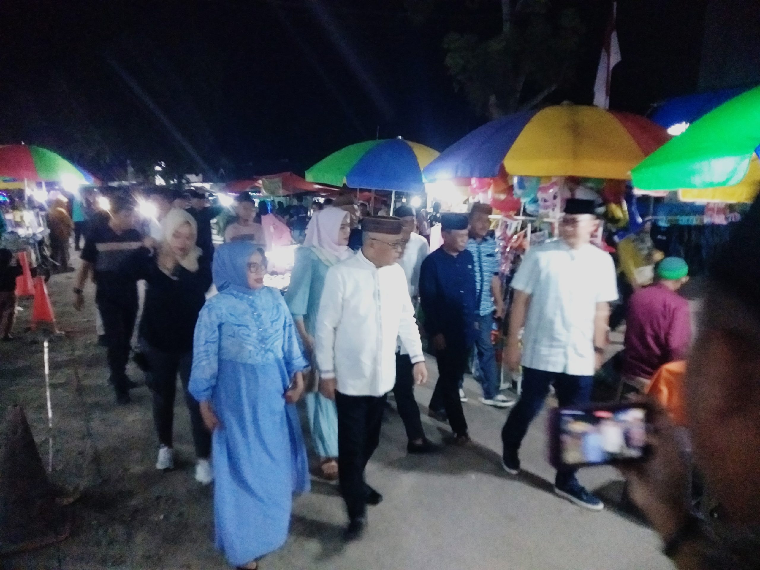 Bupati Gorontalo Sofyan Puhi Tinjau Pasar Senggol Di Tolangohula