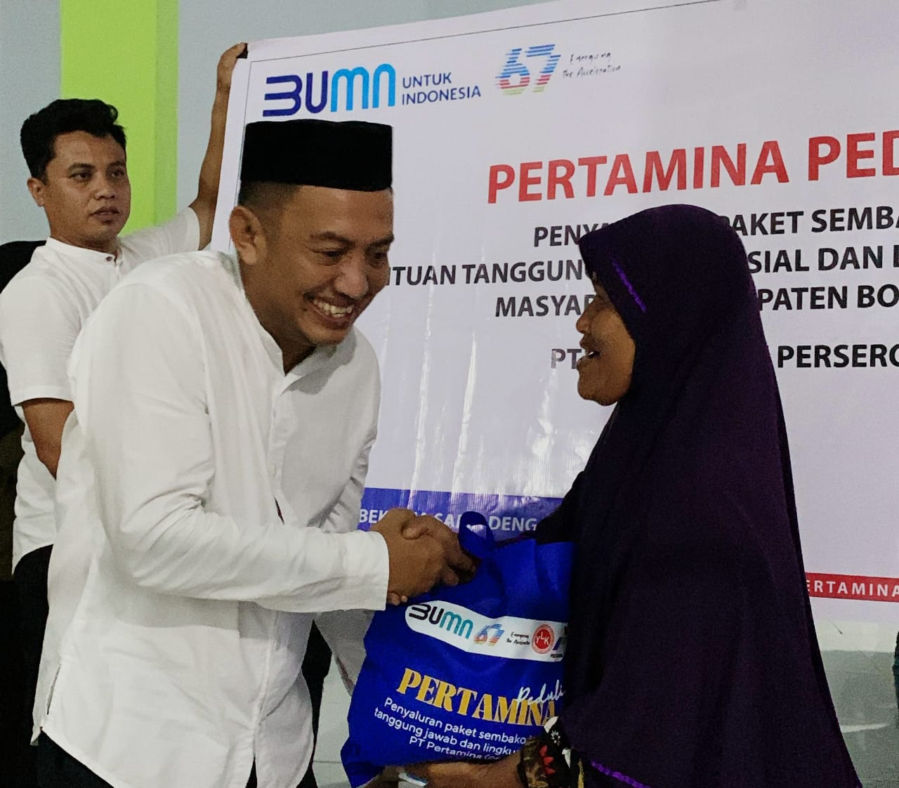 YLKG Salurkan Bantuan "Pertamina Peduli" Kepada Masyarakat Boalemo