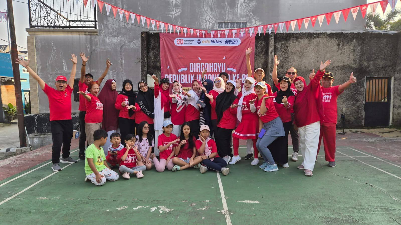 Wujud Persatuan Warga Di RT 04 / Rw 18 Perumahan cluster Dwijaya Cibinong Rayakan HUT RI ke-80