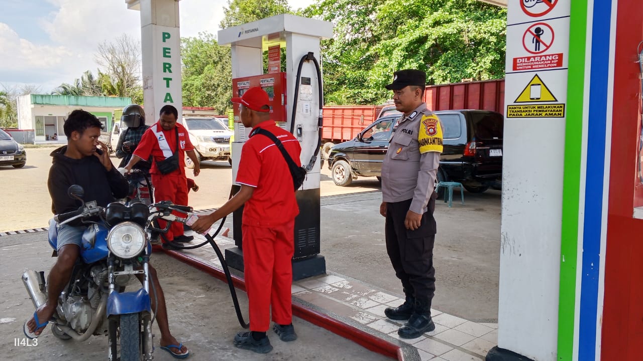 Polsek Boliyohuto Turun Langsung Awasi Pendistribusian BBM Di SPBU Parungi