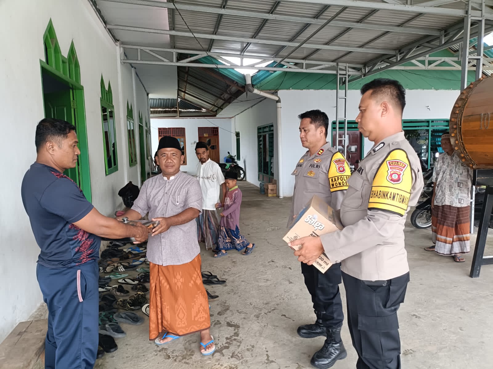 Polsek Wonosari Hadir Di Tengah Umat, Tebar Berkah Dan Hangatkan Silaturahmi Lewat Jumat Berkah