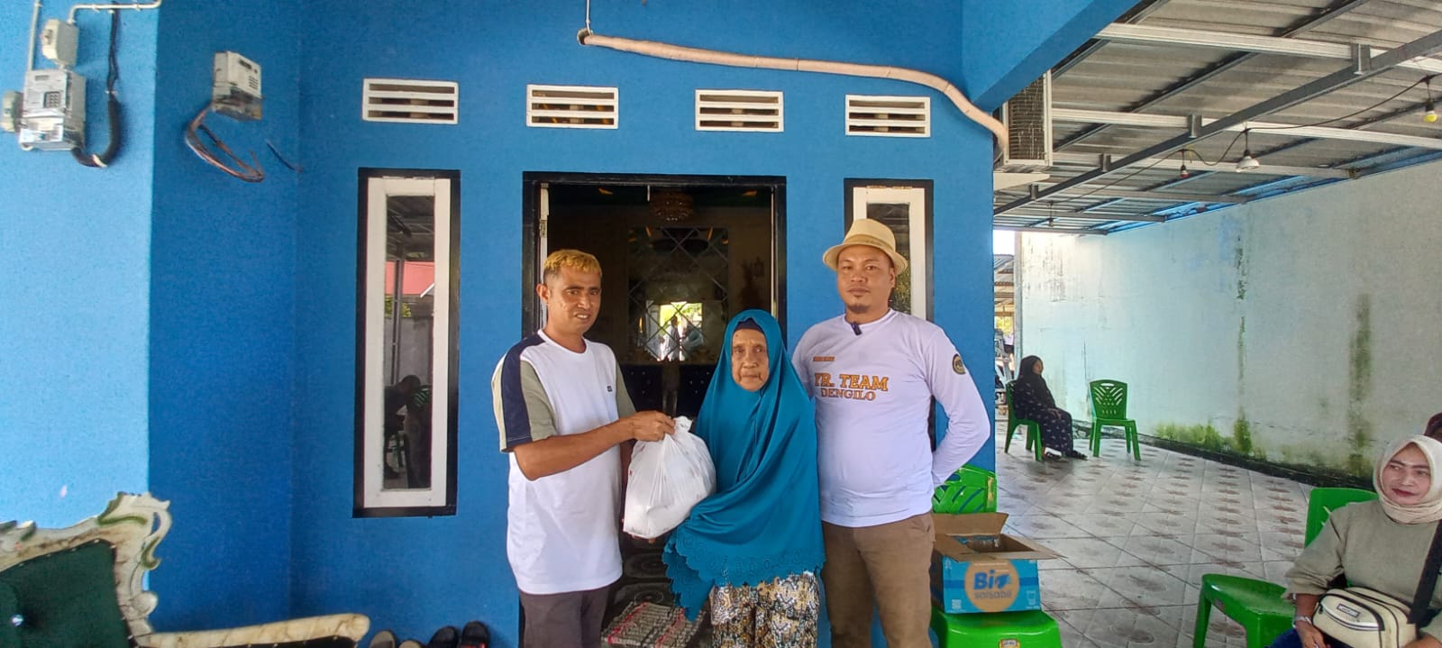 Jum'at Berkah, YR Team Salurkan Puluhan Paket Sembako