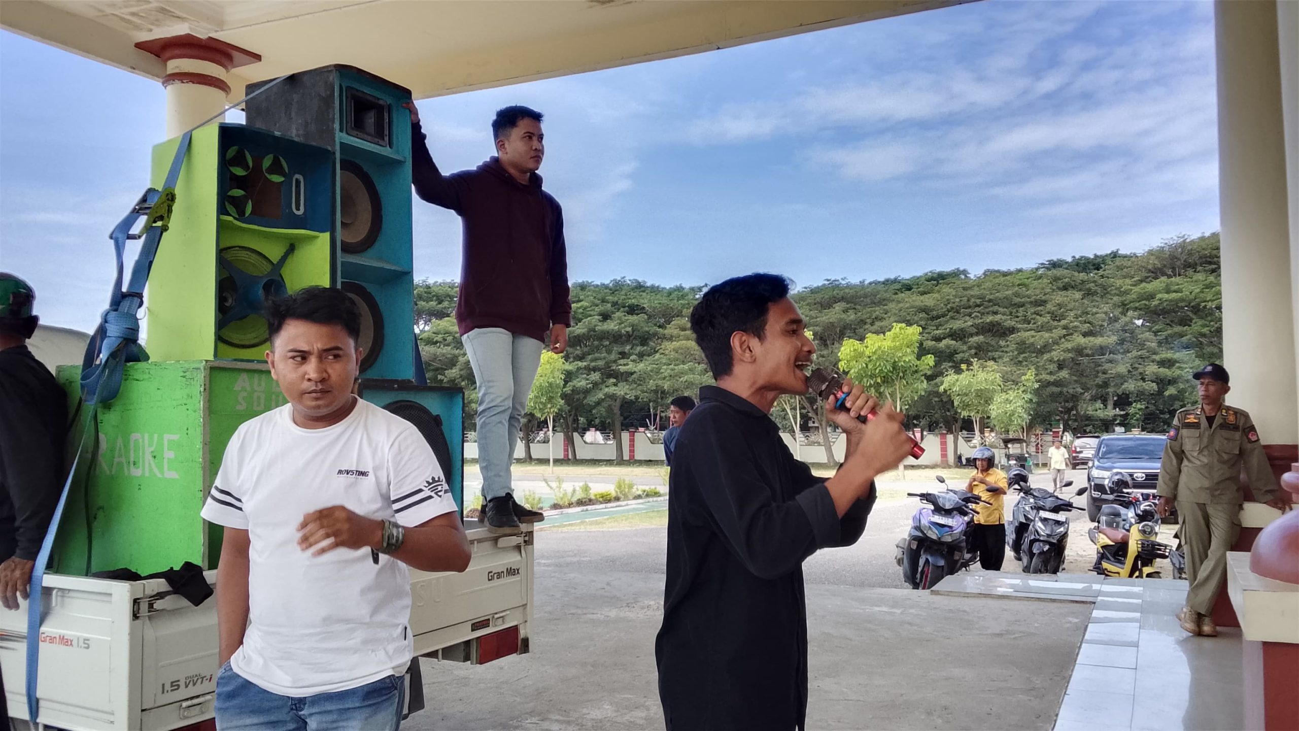 Aksi Penambang Pohuwato Minim Peserta, Pengamanan Diperketat DPRD Absen Temui Massa, Bupati Janjikan Upaya, PANI Gold Mine Dinilai Di Luar Ranah Daerah