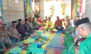 Prosesi Modutu Adat Gorontalo Digelar, Keluarga Calon Mempelai Laki-laki Dari Desa Suka Damai Datangi Calon Mempelai Perempuan Di Desa Bumela