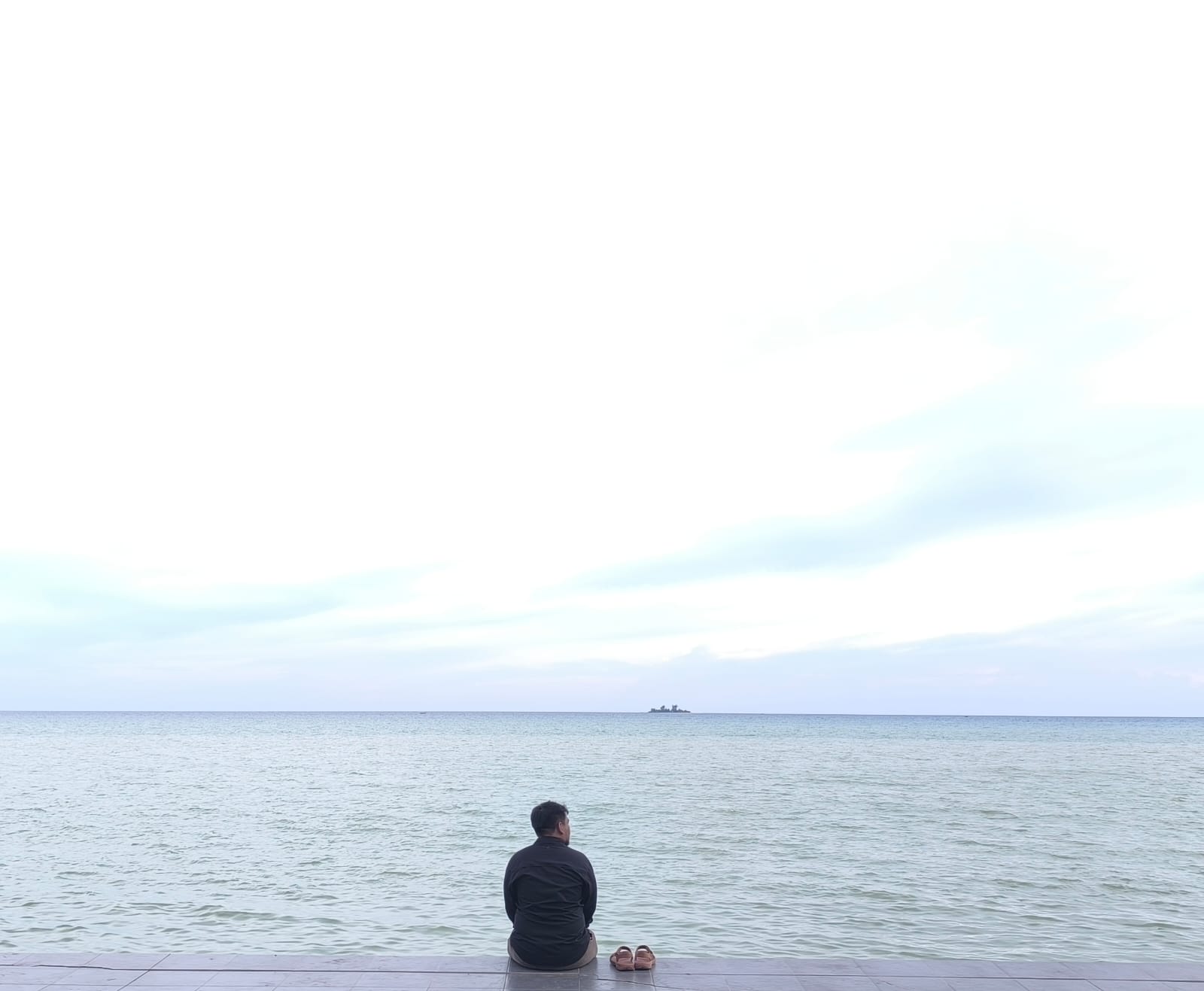 Memandang Samudra Delapan Belas: Sebuah Ide Dari Tepi Pantai